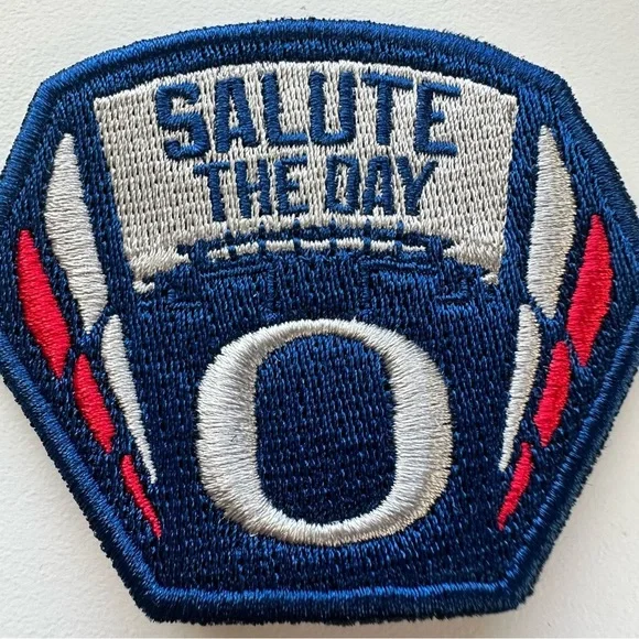 Oregon Ducks Football Salute The Day Military Authentic Hat Patch Blue Gray Red - Picture 2 of 9
